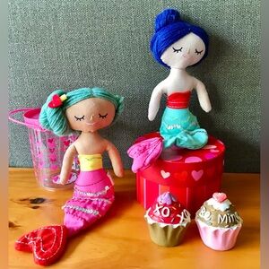 Lot Valentines Day Holiday Decorations Cupcakes Mermaids Treat Boxes Container